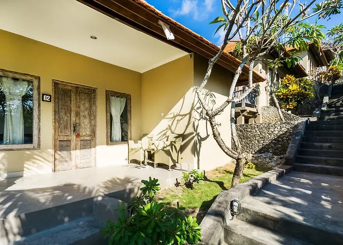 Ware Ware Surf 3* Nusa Lembongan (Bali)